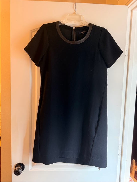 Madewell Dresses & Skirts - Madewell Black Short-Sleeve Shift Dress with Trim